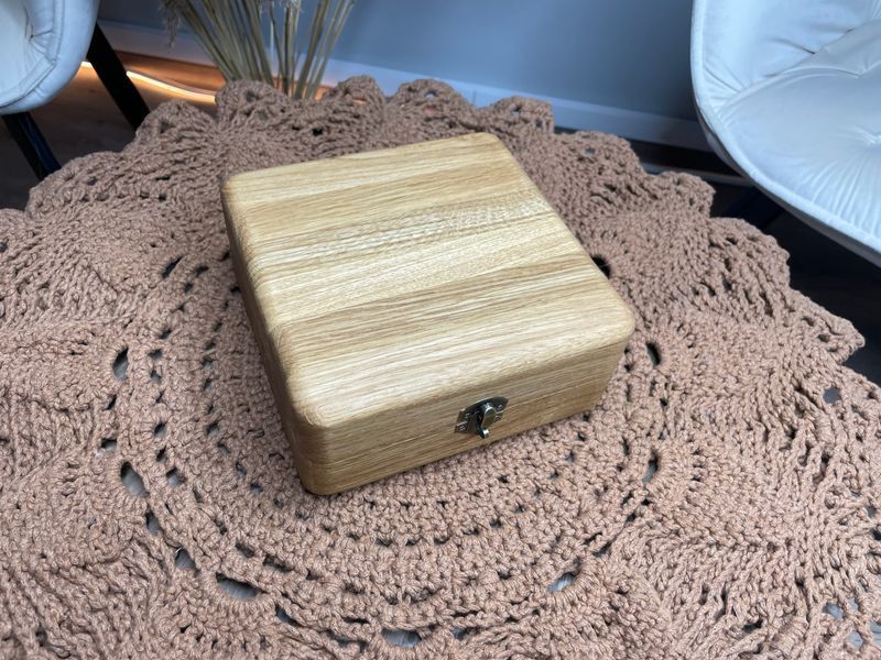 Дерев'яний органайзер-шкатулка для 4 годинників з дуба WatchBox-4-001 фото